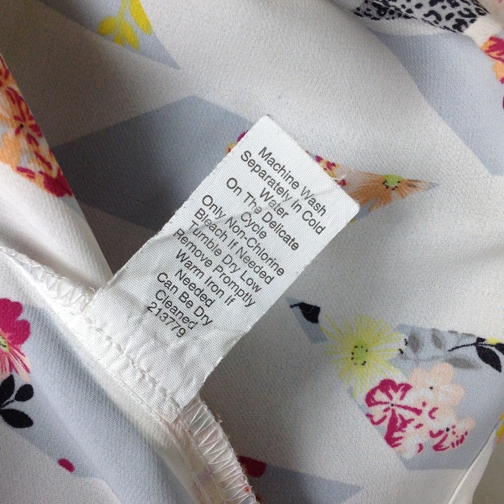 CAbi Geometric Print Sleeveless Tunic - Picture 6 of 6